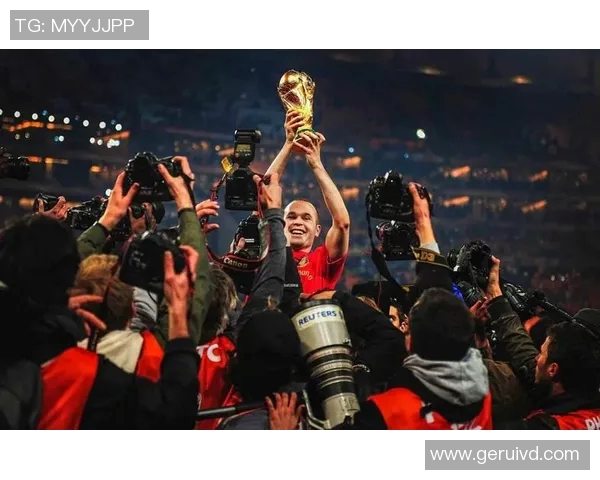 八十年代足球巨星风采回顾 探寻那个时代的辉煌与传奇