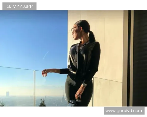 法国足球球星瓦纳内妻子勇敢抗癌生活照曝光 引发网友热议与关注